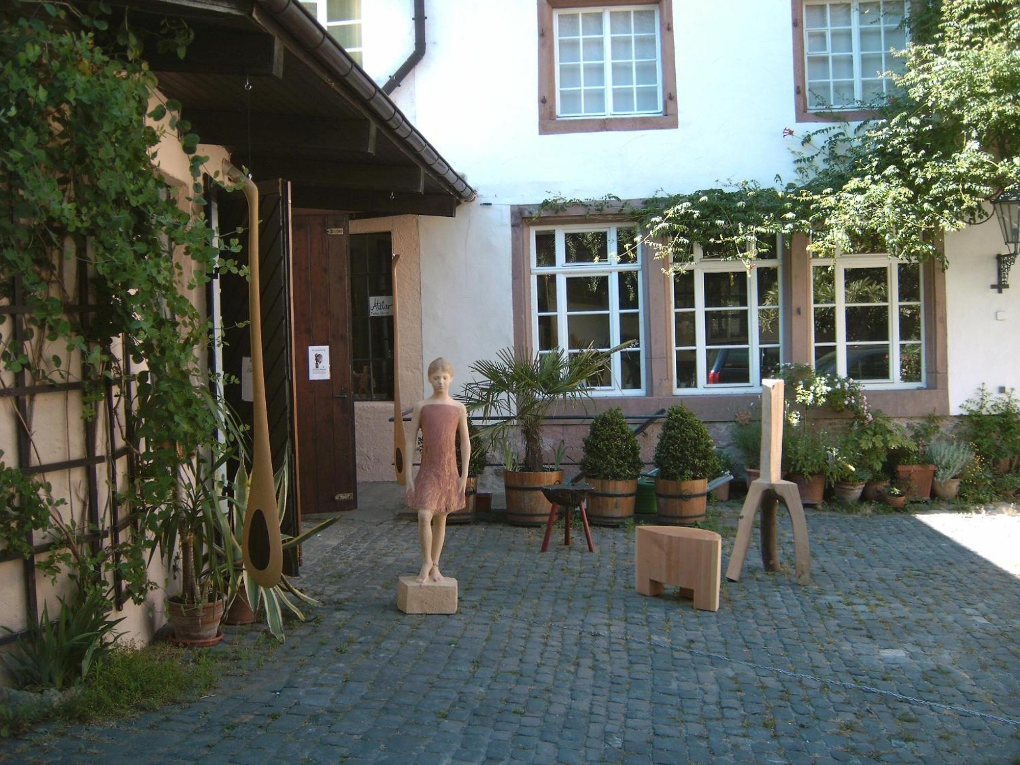 Historischer Adelshof Am Marktplatz, Atelier 70 M² Вайнхайм Екстериор снимка
